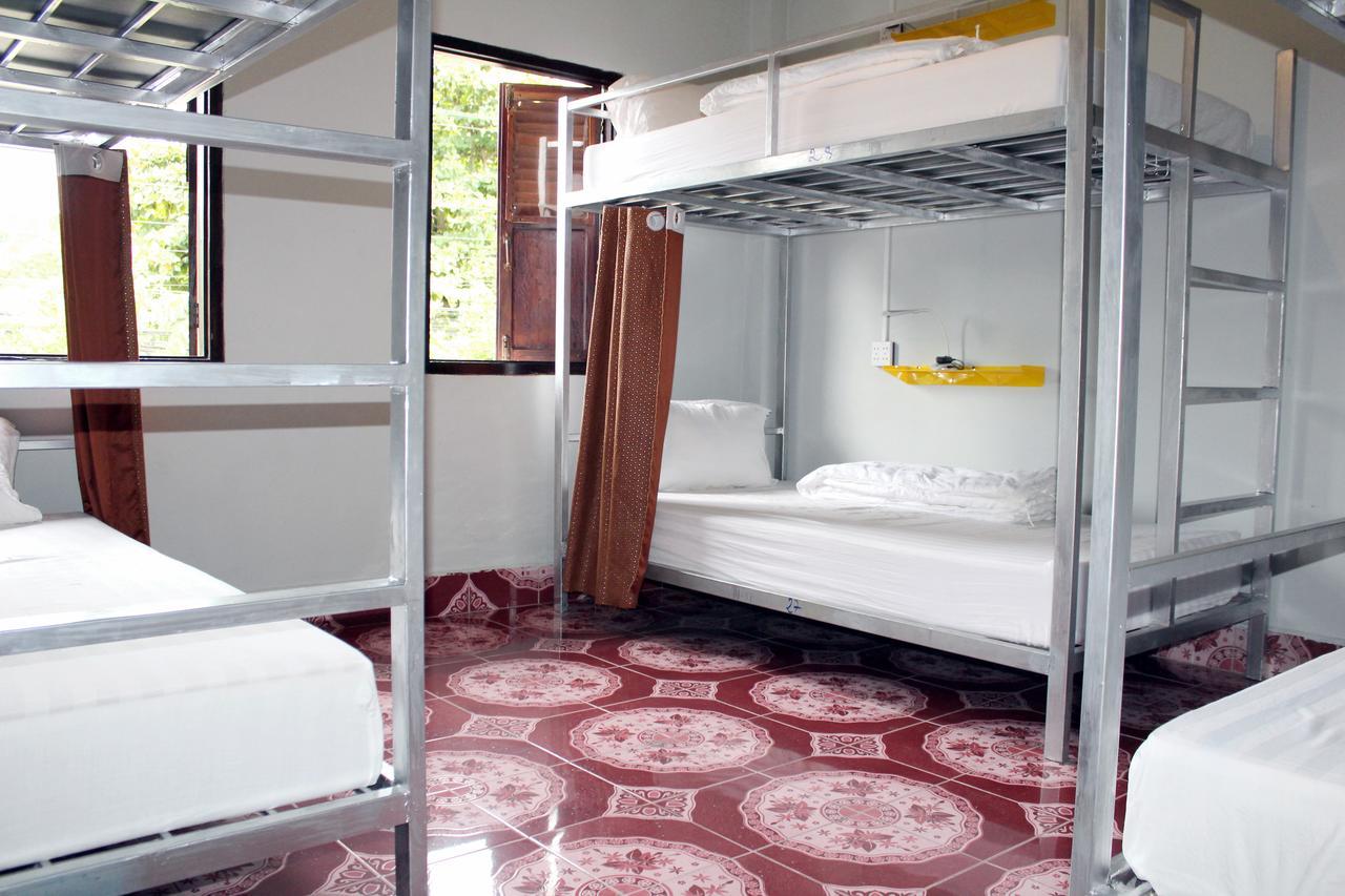 Aham Hostel (Adults Only) Луанг Прабанг Екстериор снимка